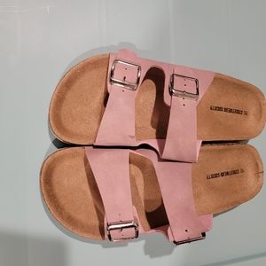 Very cute pink sandals
